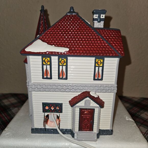 Department 56 "Queen Anne Victorian" Handpainted Ceramic Holiday Village Decor - Picture 5 of 10